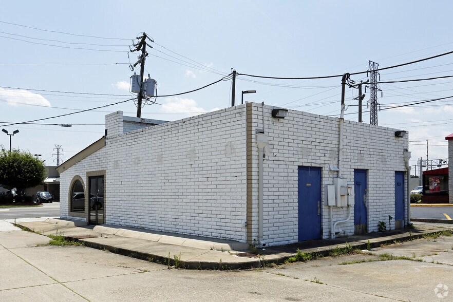 More Photos Of 214 E Little Creek Rd, Norfolk Restaurant For Lease