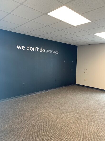 More Photos Of 1800 W Mason St, Green Bay Office For Sale
