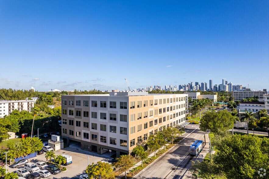 More Photos Of 3683 S Miami Ave, Miami Medical For Lease