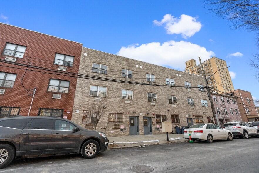 More Photos Of 1684 Banyer Pl, Bronx Apartments For Sale