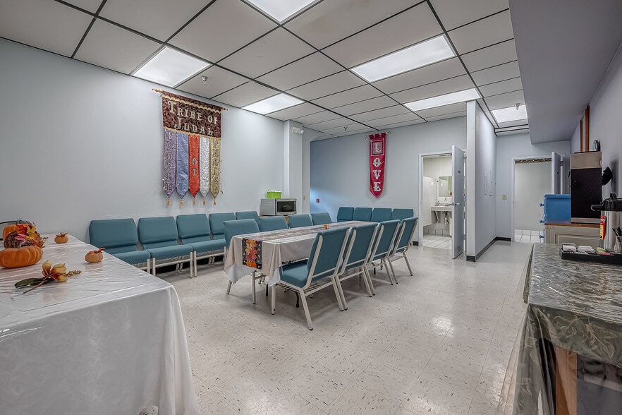 More Photos Of 1035 Fairmont Pky, Pasadena Religious Facility For Sale