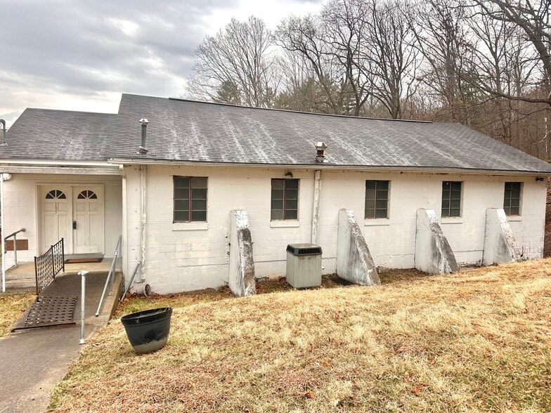 More Photos Of 105 Smith St, Beckley Religious Facility For Sale