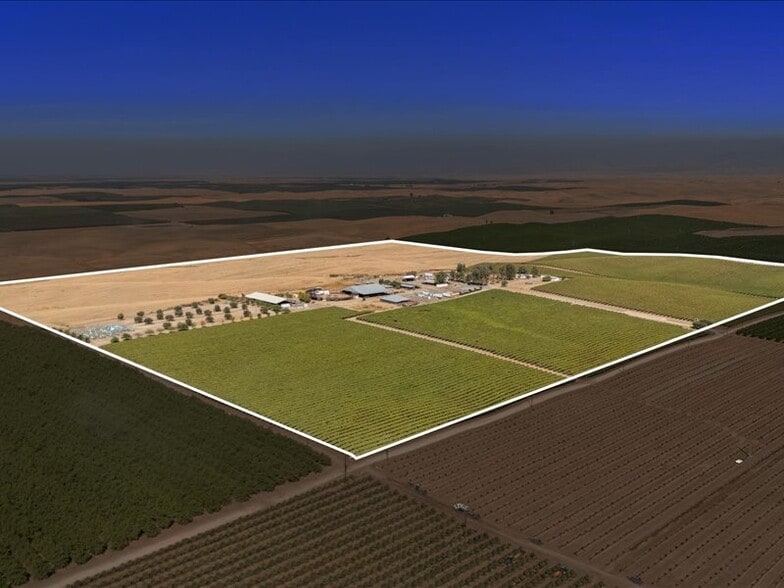 More Photos Of 34338 Nevis Ave, Mc Farland Horse Stables For Sale