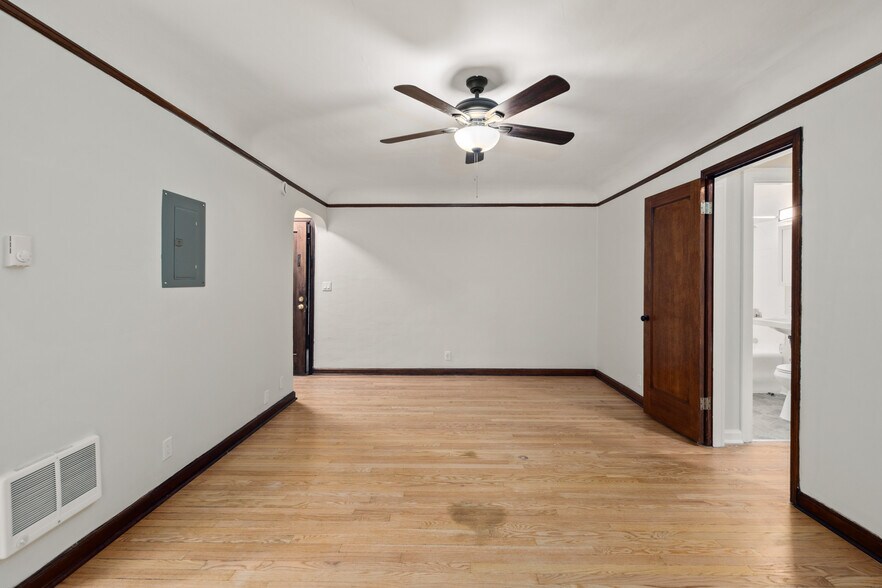 More Photos Of , Seattle Multifamily For Sale