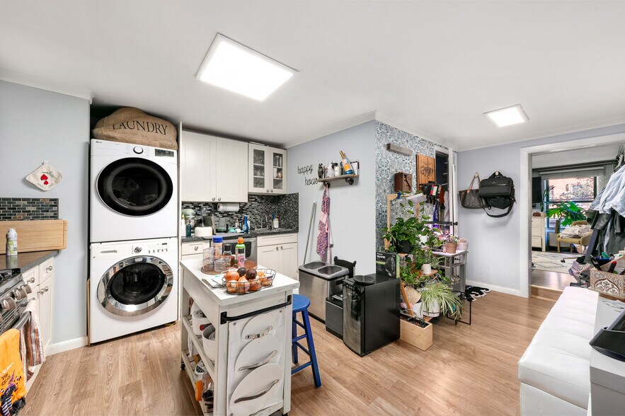 More Photos Of 135 Reade St, New York Multifamily For Sale