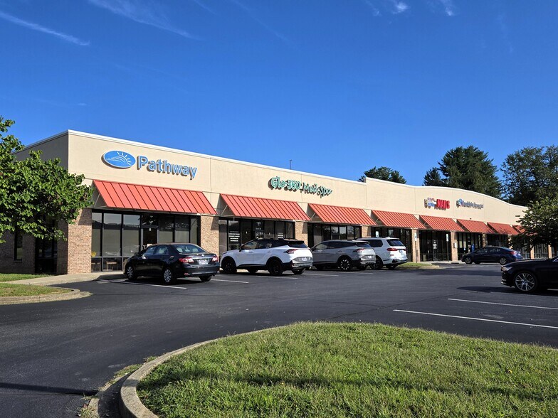 More Photos Of 2124 Volunteer Pky, Bristol General Retail For Lease