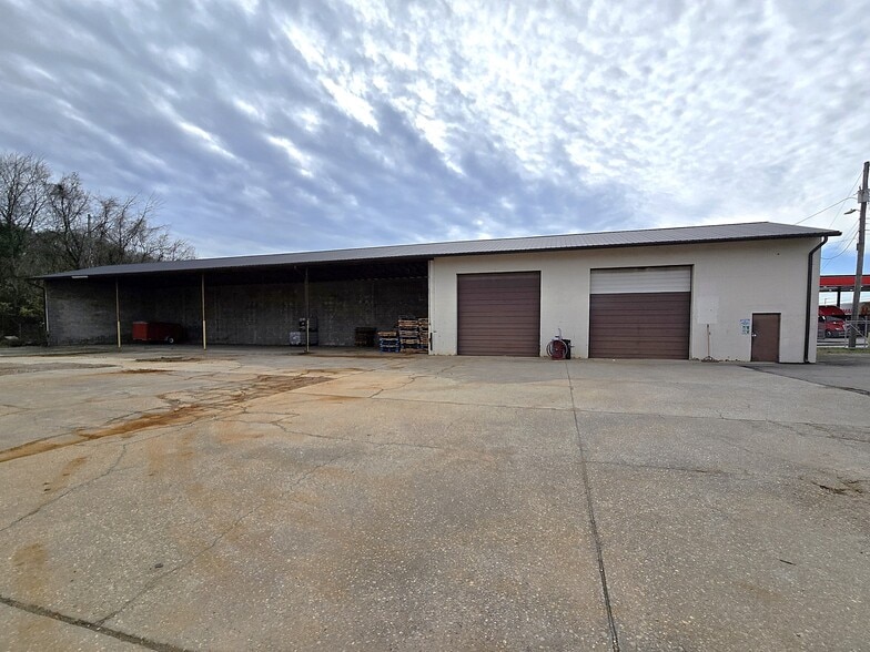 More Photos Of 5210 N Middlebrook Pike, Knoxville Warehouse For Sale