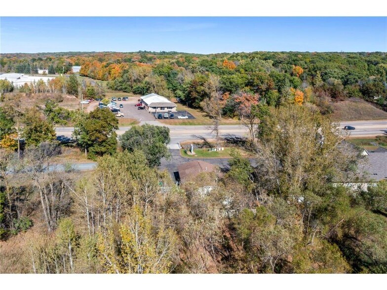 More Photos Of 821 Us-8, Saint Croix Falls Veterinarian Kennel For Sale