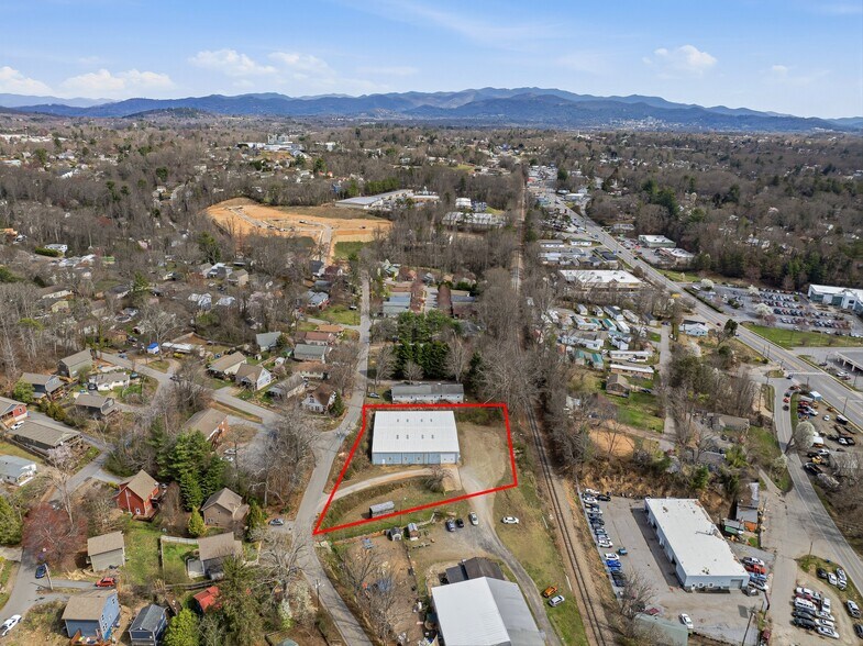More Photos Of 5 Woodland Dr, Asheville Warehouse For Sale