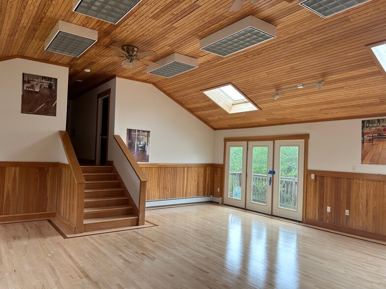 More Photos Of 2617 Hartford Ave. Ave, White River Junction Office For Sale