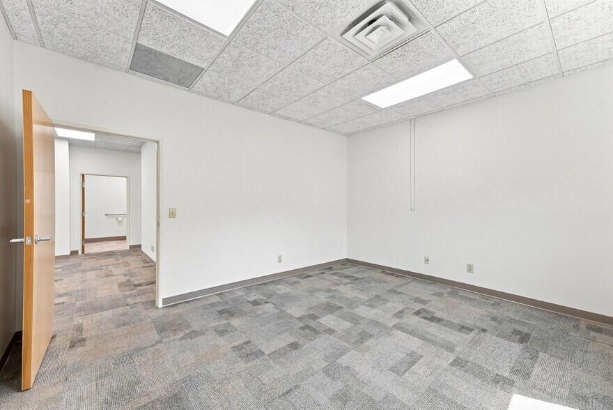 More Photos Of 615-619 Commerce Rd, Richmond Office For Lease