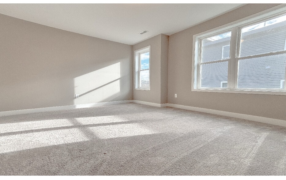 More Photos Of 60 Richards St, Worcester Apartments For Sale