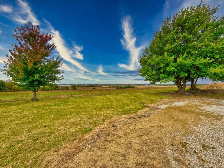 More Photos Of 4N250 State Route 47, Maple Park Restaurant For Sale