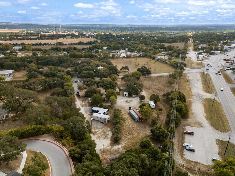 More Photos Of 930 N School St, Boerne Office For Sale