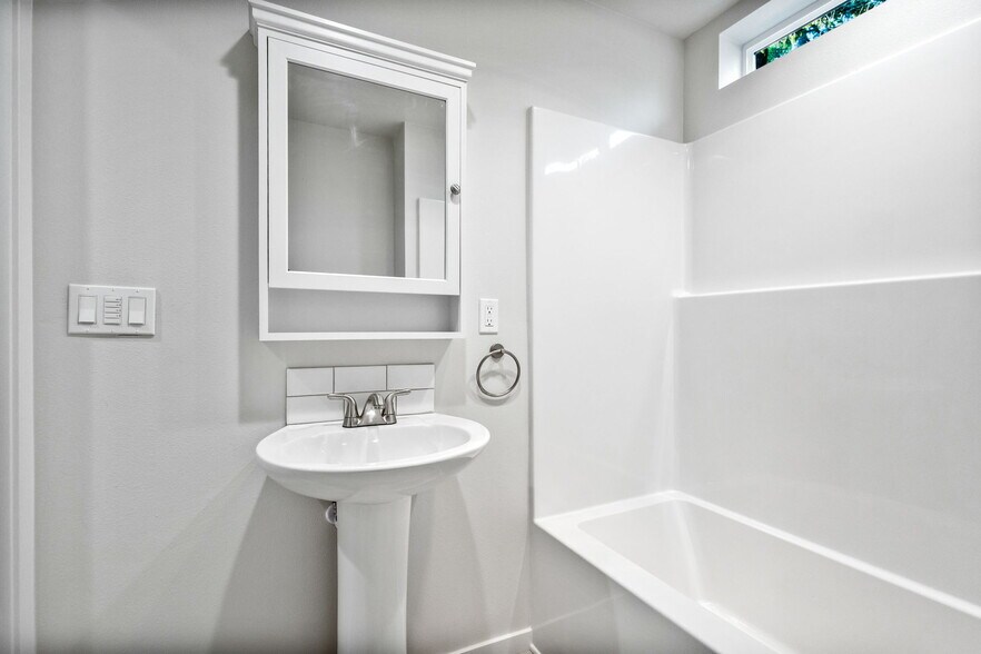 More Photos Of 3631 Green River Rd, Sweet Home Multifamily For Sale