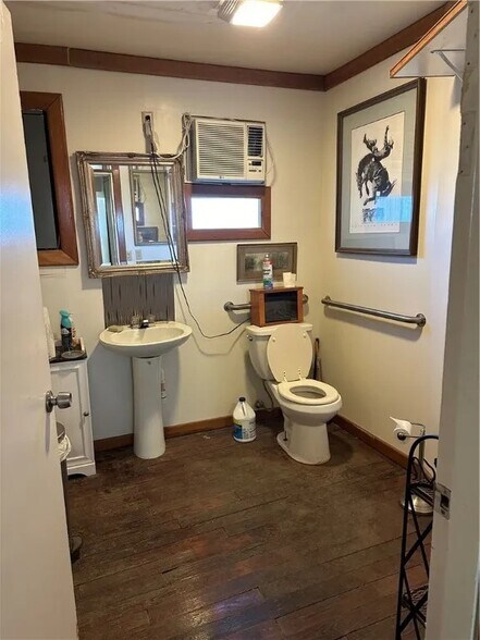 More Photos Of 346 E Main St, Rosebud General Retail For Sale