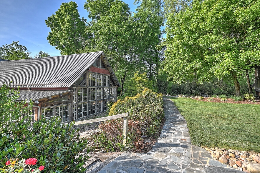 More Photos Of 715 Carson Creek Rd, Limestone Specialty For Sale