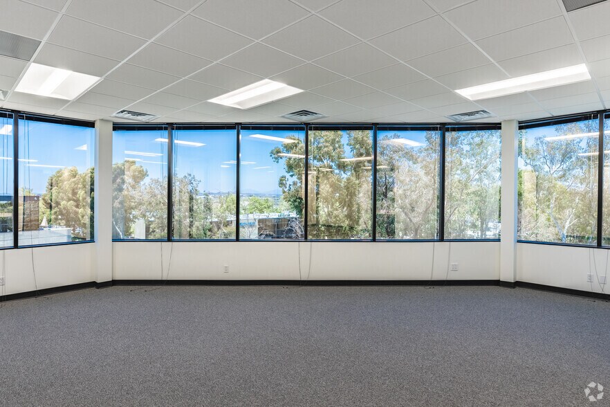 More Photos Of 5675 Ruffin Rd, San Diego Office For Lease