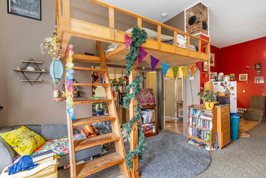 More Photos Of 936 Water St, Port Townsend Storefront Retail Residential For Sale