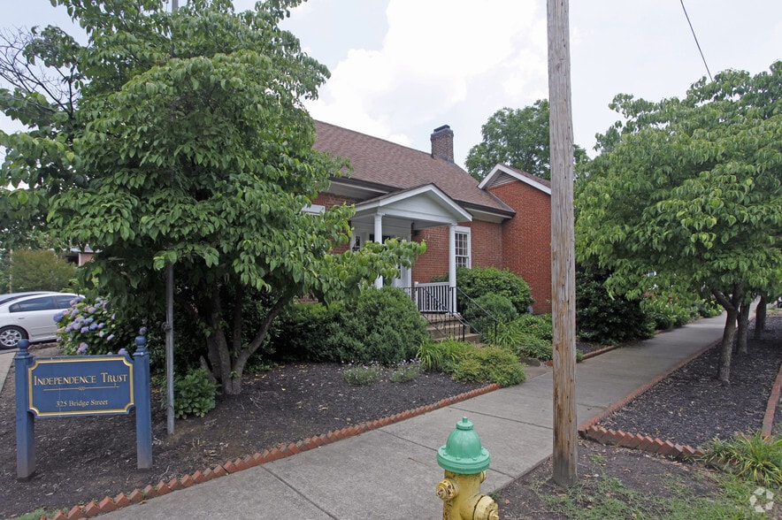 More Photos Of 325 Bridge St, Franklin Office For Sale