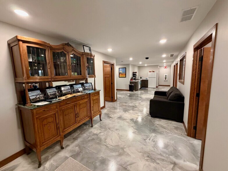 More Photos Of 405 Lake Ave, Gothenburg Distribution For Sale