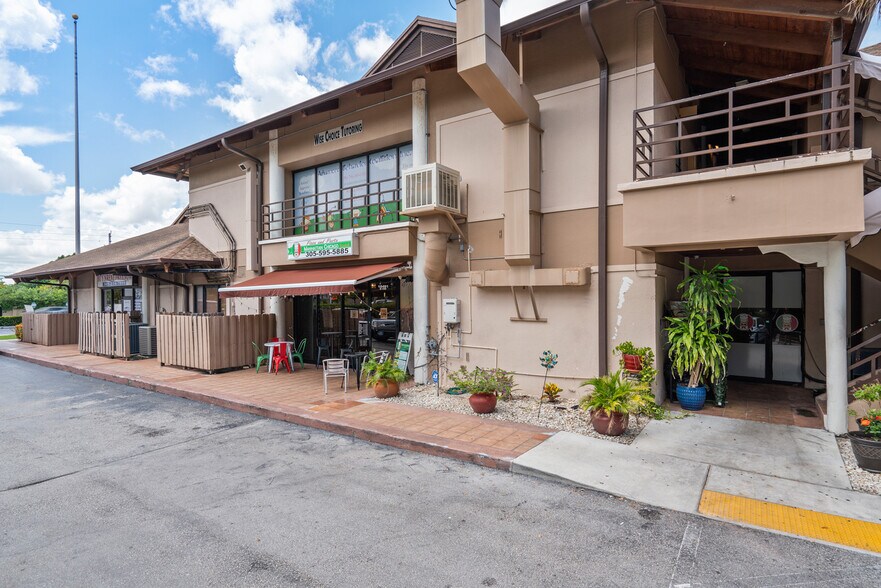 More Photos Of 10471 N Kendall Dr, Miami Storefront Retail Office For Lease