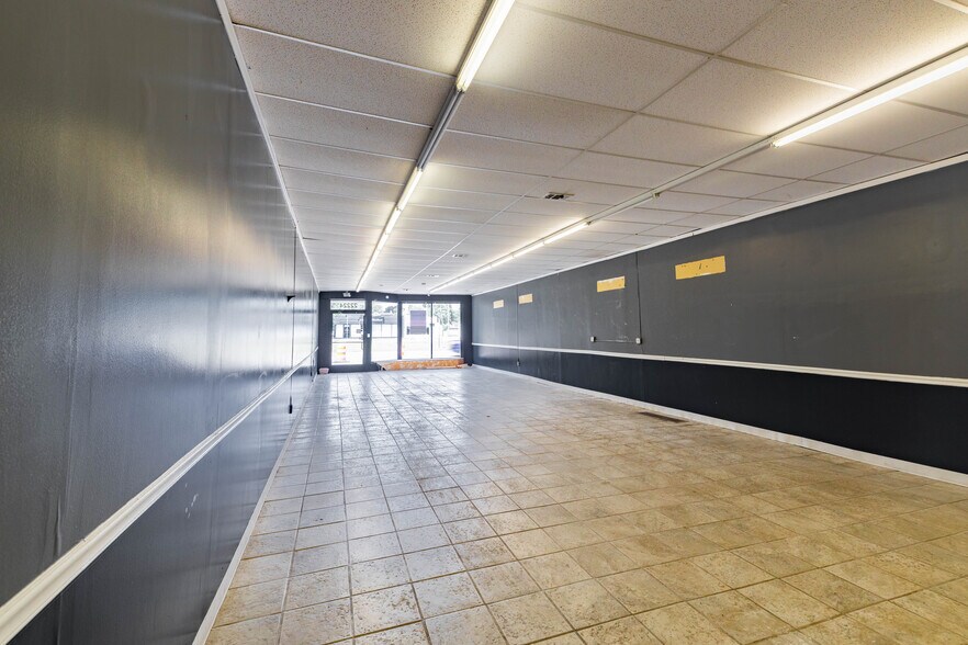 More Photos Of 22228 Gratiot Ave, Eastpointe Storefront Retail Office For Lease