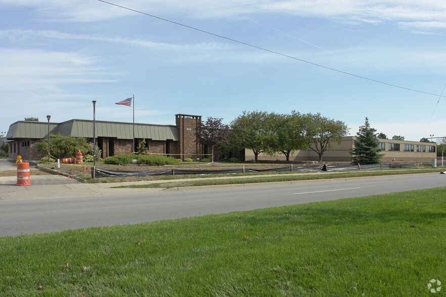 More Photos Of 2111 44th St SE, Grand Rapids Office For Sale
