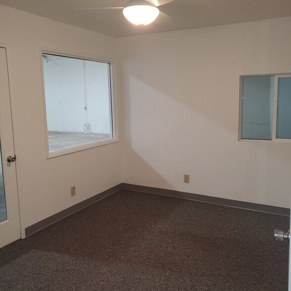 More Photos Of 3802 Mallard Dr, Benicia Warehouse For Lease