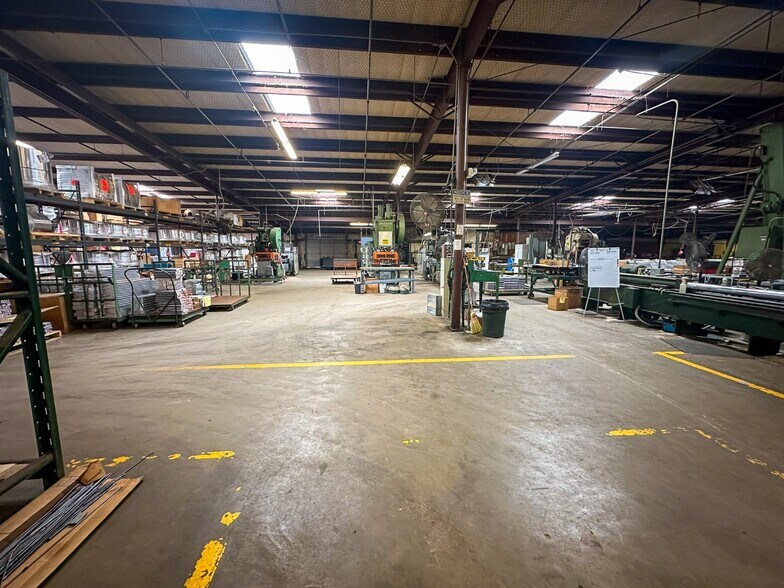 More Photos Of 101 Anvil St, Jacksonville Warehouse For Sale