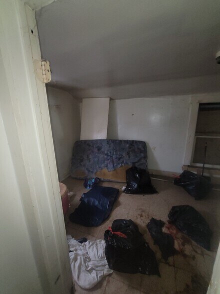 More Photos Of 1823 W 8th St, Muncie Multifamily For Sale