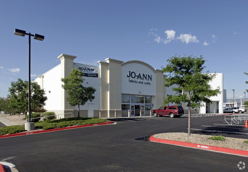 More Photos Of 10750 W Colfax Ave, Lakewood Freestanding For Lease