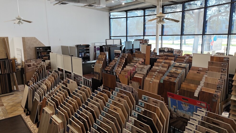 More Photos Of 18002 Kuykendahl Rd, Spring Showroom For Sale