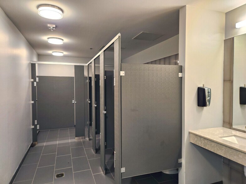 More Photos Of 14750 Sweitzer Ln, Laurel Medical For Sale