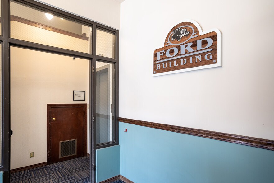 More Photos Of 17 2nd St E, Kalispell Storefront Retail Office For Sale