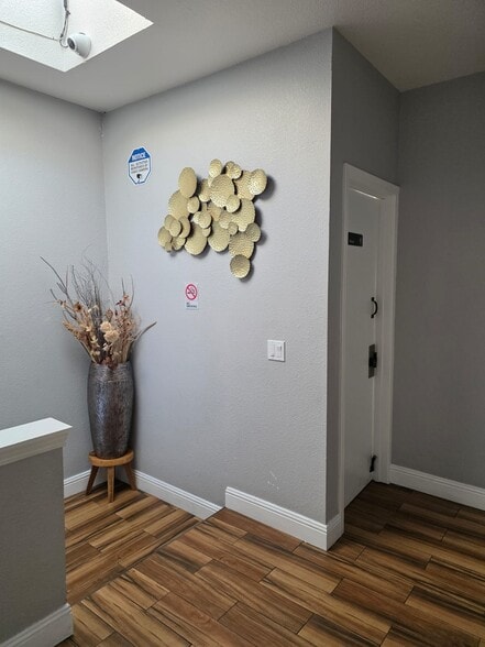More Photos Of 512-522 23rd St, Richmond Storefront Retail Office For Lease