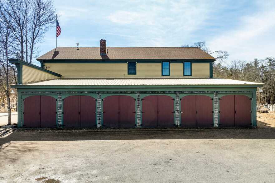More Photos Of 1037 Wiscasset rd, Boothbay Flex For Sale