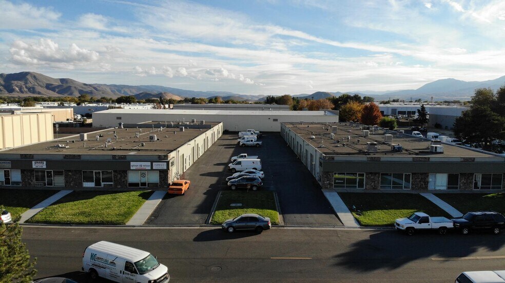 More Photos Of 395 Freeport Blvd, Sparks Showroom For Lease