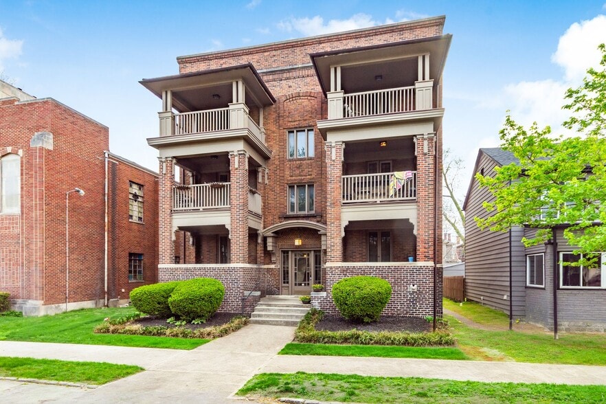 More Photos Of 94 N 20th St, Columbus Apartments For Sale