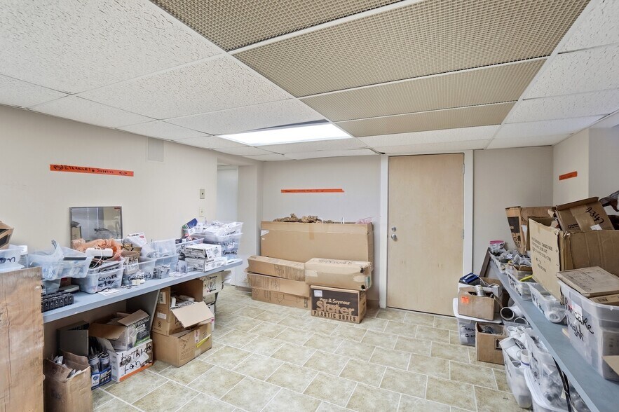 More Photos Of 2406 Auburn Ave, Cincinnati Office Residential For Sale