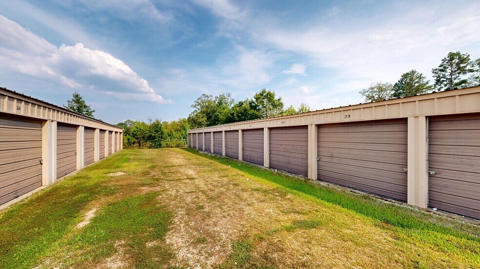 More Photos Of 2570 Arkansas 7, Bismarck Specialty For Sale