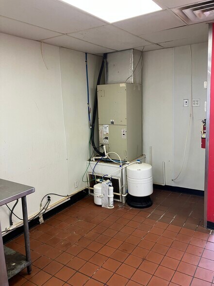 More Photos Of 2110 W 5th St, Plainview Restaurant For Sale