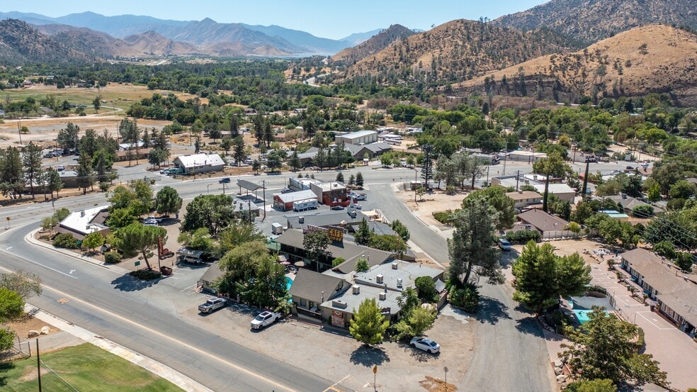More Photos Of 13383 Sierra Way, Kernville Hotel For Sale