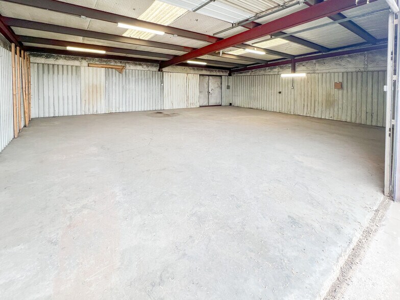More Photos Of 1304A Dayton Rd, Midland Warehouse For Sale