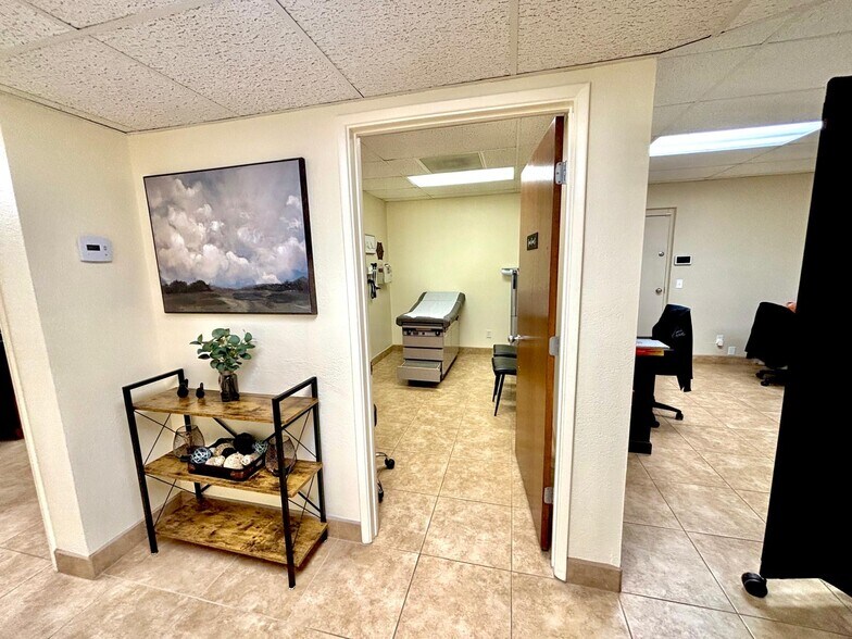 More Photos Of 6502-6564 E Carondelet Dr, Tucson Medical For Sale