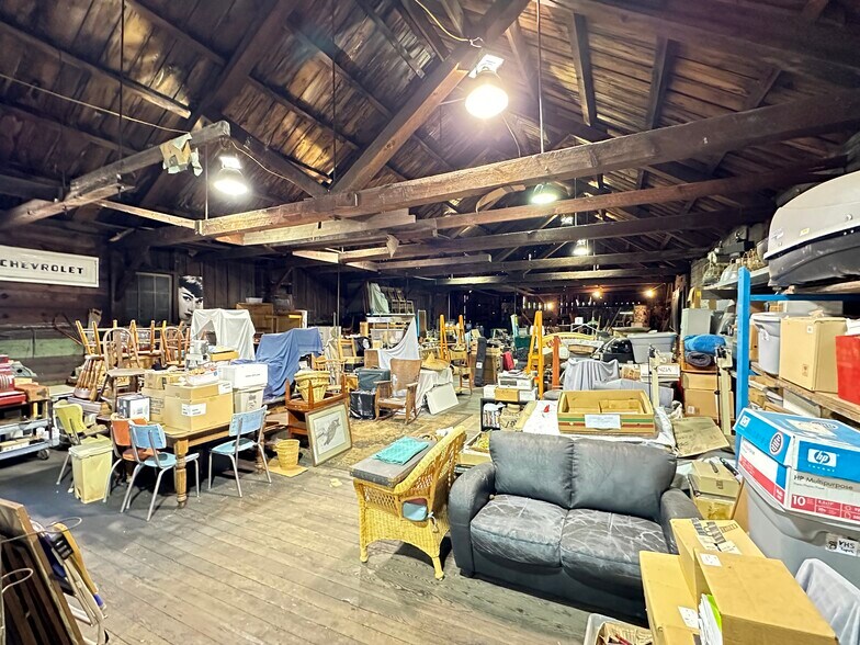 More Photos Of 9 N Main St, Bangor Light Distribution For Sale