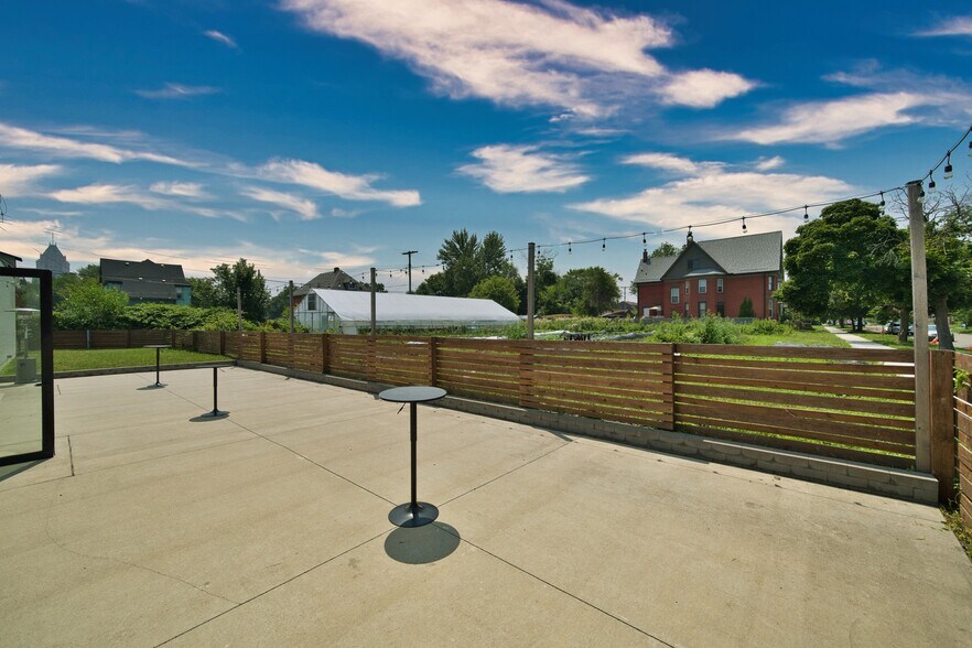 More Photos Of 611 W Philadelphia St, Detroit Freestanding For Sale