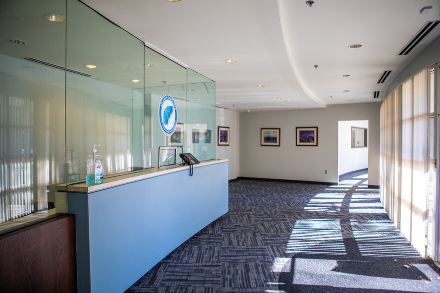 More Photos Of 3587 Parkway Ln, Peachtree Corners Light Distribution For Lease