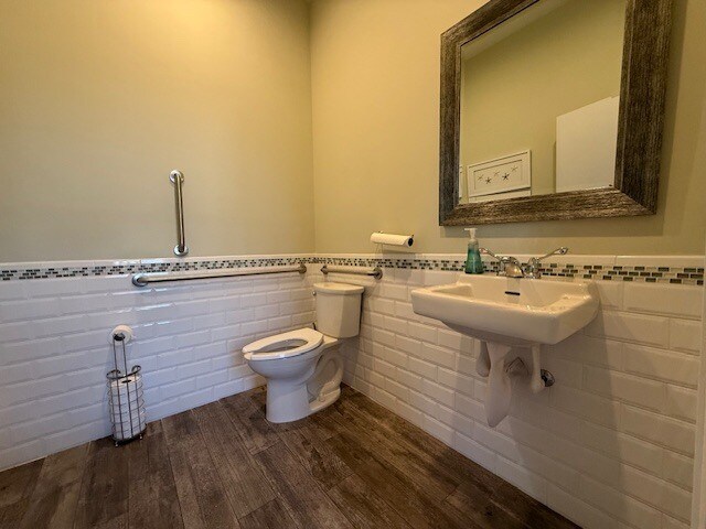 More Photos Of 190 Laurel Rd, East Northport Office For Sale