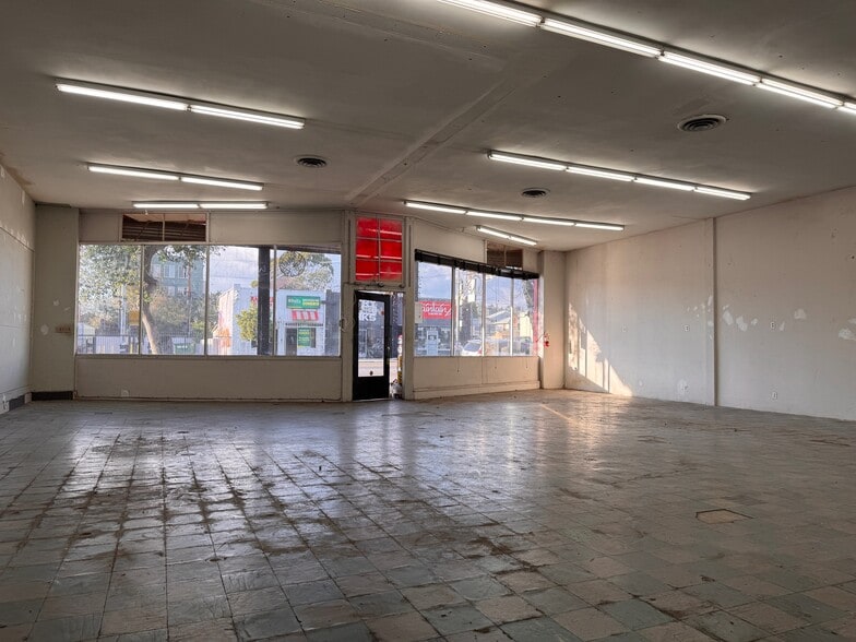 More Photos Of 2634 N Figueroa St, Los Angeles Storefront Retail Office For Lease